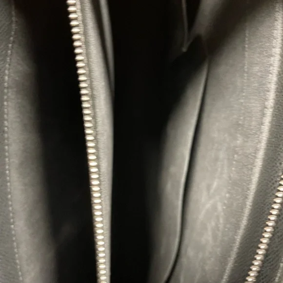 Louis Vuitton mens office bag. Slight Wear but in very good condition.
